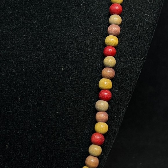 Vintage Red, Tan & Brown Wooden Bead Necklace And Bracelet Set (310) - Picture 5 of 7